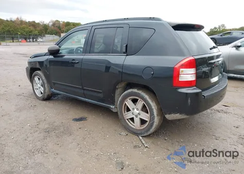 2010 Jeep Compass Sport z USA, uszkodzony, nr VIN 1J4NT4FA7AD514369